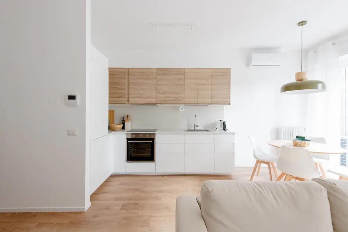 Luxury 2 Bedroom Apartament, Close To San Siro, Fiera And 10 Min Metro To Duomo Милан Экстерьер фото