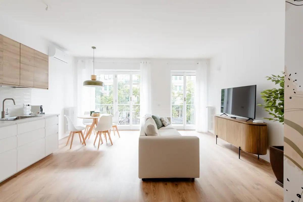 Luxury 2 Bedroom Apartament, Close To San Siro, Fiera And 10 Min Metro To Duomo Милан Экстерьер фото