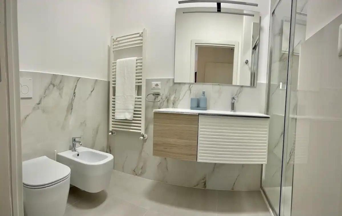 Luxury 2 Bedroom Apartament, Close To San Siro, Fiera And 10 Min Metro To Duomo Милан Экстерьер фото